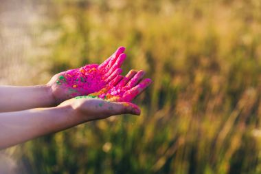 holi Festivali kadın