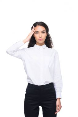 baş ağrısı ile yorgun iş kadını