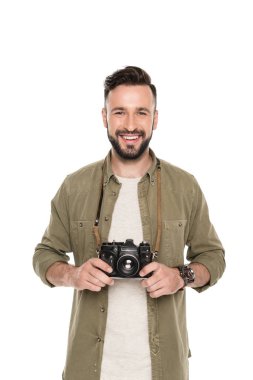 fotoğraf makinesi ile gülümseyen adam