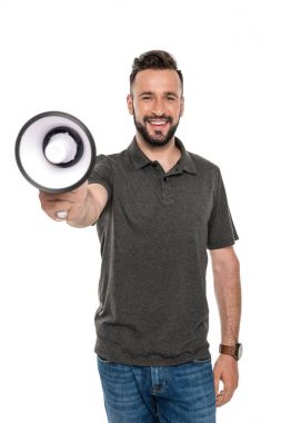 Hoparlörü ile gülümseyen adam
