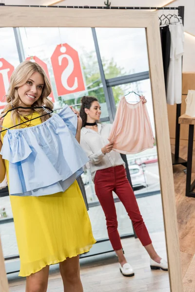 Women in clothes store — Stock Photo, Image