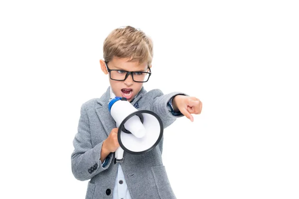 Schooljongen schreeuwen in luidspreker — Stockfoto