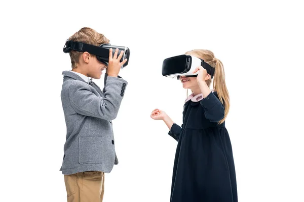 Pupils in VR headsets — Stock Photo, Image