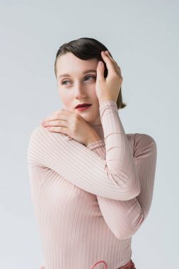 retro giyim düşünceli kadın