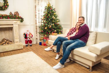 Mutlu çifte Noel arifesi