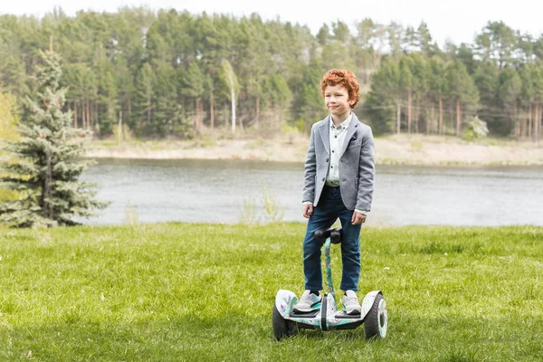Дитину на gyroscooter — стокове фото