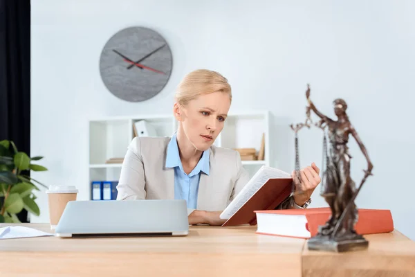 Rechtsanwältin — Stockfoto