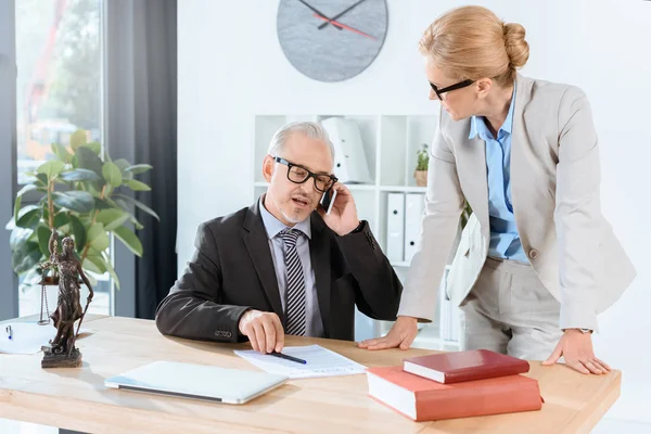 Mature businesspeople working together — Stock Photo, Image
