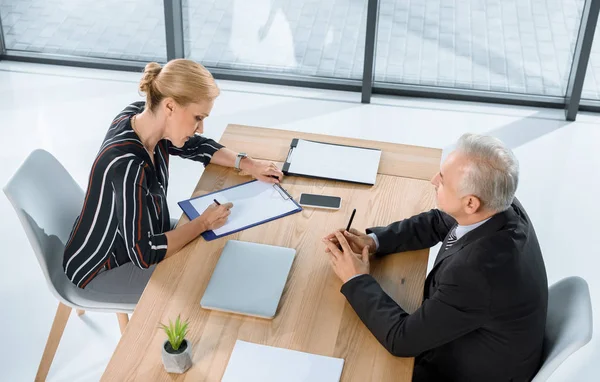 Business colleagues working together — Stock Photo, Image