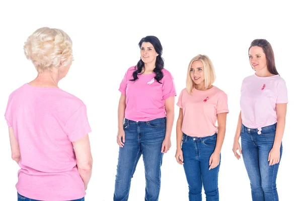 Pembe t-shirt şeritler kadınlarda — Stok fotoğraf