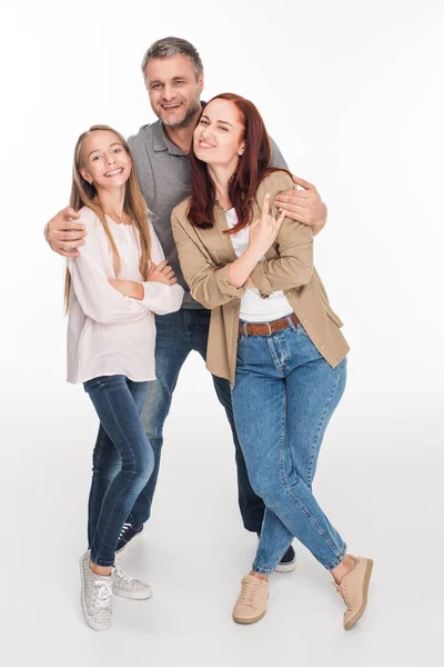 Familie umarmt sich — Stockfoto
