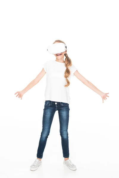 Adolescente con auriculares de realidad virtual — Foto de Stock