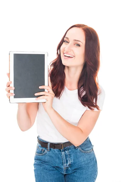 Femme présentant une tablette numérique — Photo