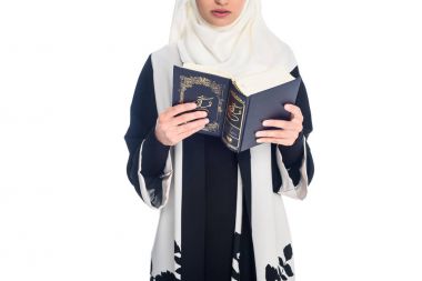 Müslüman kadının okuma Kur'an-ı Kerim