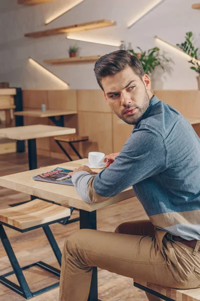 Caucasian man in cafe — Stock Photo, Image