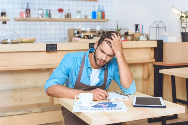 Upset cafe owner — Stock Photo, Image