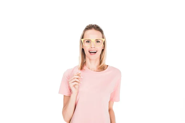 Mujer excitada con gafas de cartón — Foto de Stock