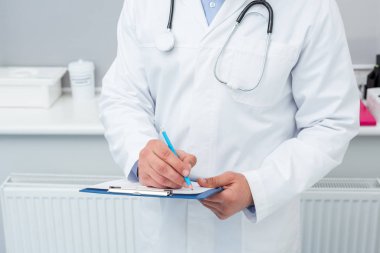 Doktor Pano'da yazma