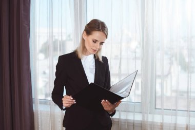 iş kadını holding klasörü