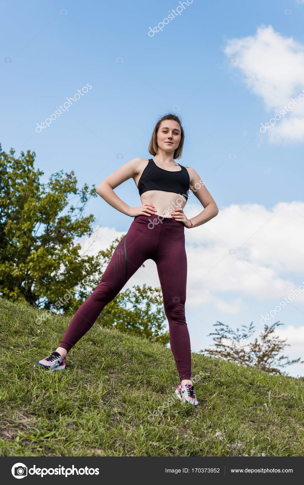 Young Woman in Sportswear Training Outdoors · Free Stock Photo