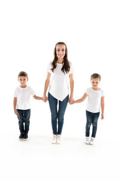 Mutter und kleine Geschwister — Stockfoto