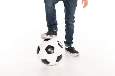 Futbol topuyla evlat