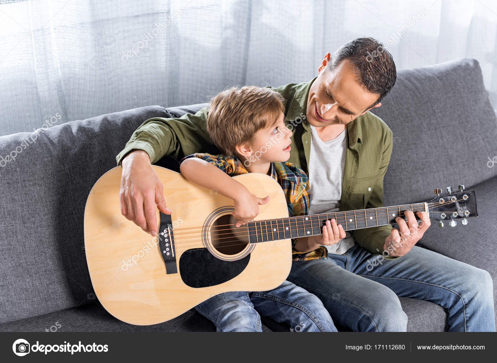 Бригадный подряд гитары обложка. Подарите сыновьям гитары. Не дарить мамы сыновьям гитары. Гитара сыны леза. Гитарин.