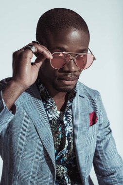 Moda Afro-Amerikan erkek güneş gözlüğü