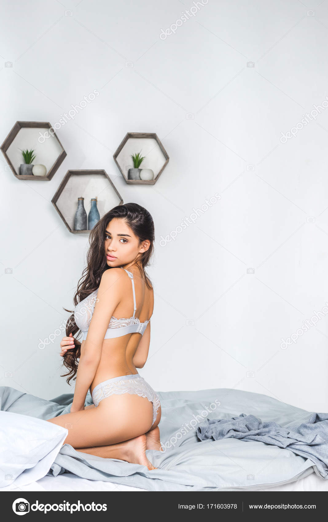 ブラジャー 側面 セクシー