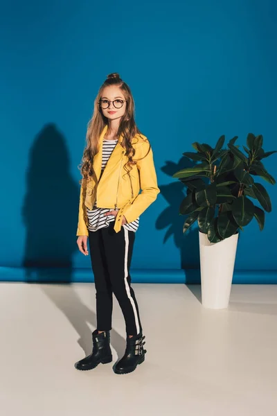 Stylish girl in leather jacket — Stock Photo, Image