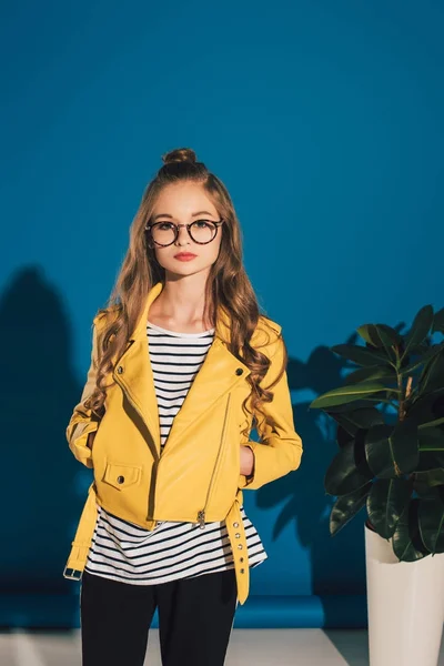 Stylish girl in leather jacket — Stock Photo, Image