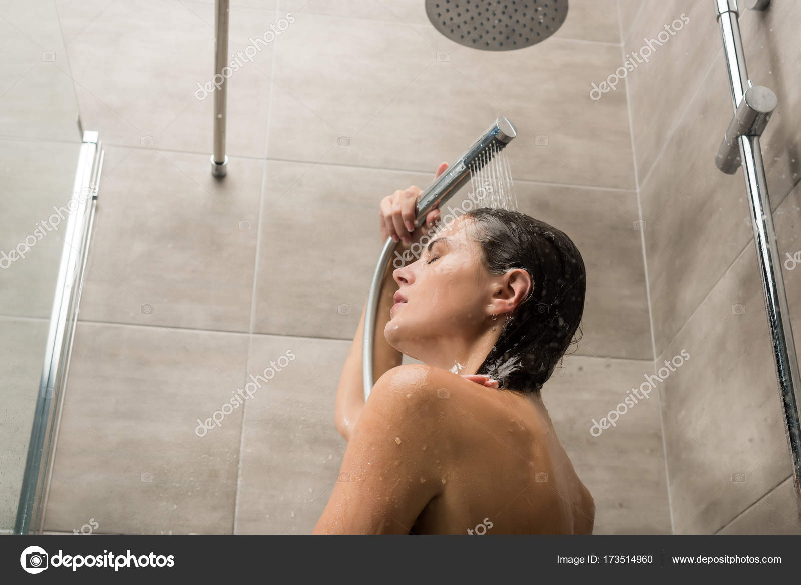 girl taking showers naked