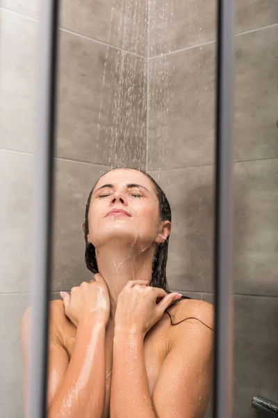 Showering girl — Stock Photo, Image
