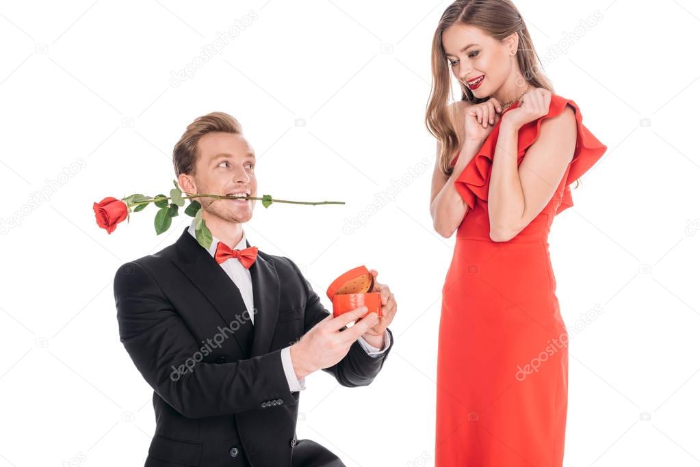man proposing to woman