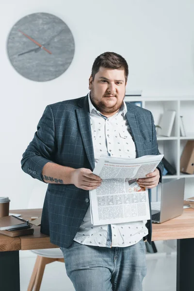Overweight Businessman Suit Reading Newspaper Workplace — Stock Photo, Image