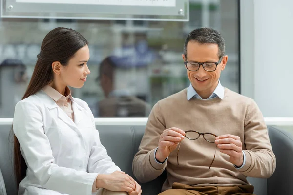 Portrait Man Looking Pair Eyeglasses Hands Ophthalmologist Sitting — Stock Photo, Image