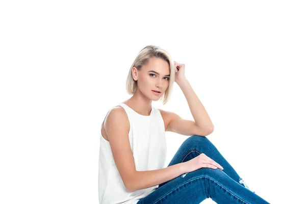 Vacker Blond Tjej Som Poserar Jeans Isolerad Vit — Stockfoto
