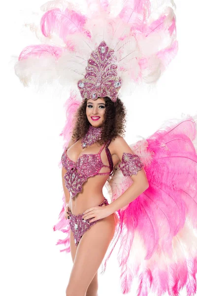 Mujer Sonriente Posando Traje Carnaval Con Plumas Color Rosa Aislado —  Fotos de Stock