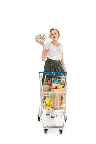 Felice Donna Possesso Banconote Dollari Piedi Con Carrello Della Spesa — Foto Stock