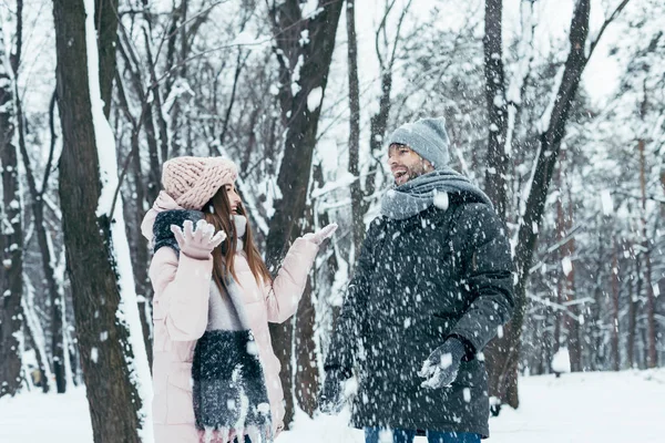 Young Couple Having Fun Together Snowy Forest — Stock Photo, Image