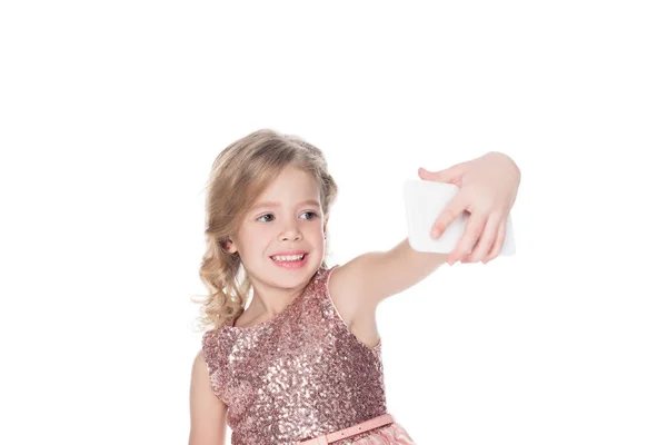 Glückliches Kind Macht Selfie Auf Smartphone Isoliert Auf Weiß — kostenloses Stockfoto