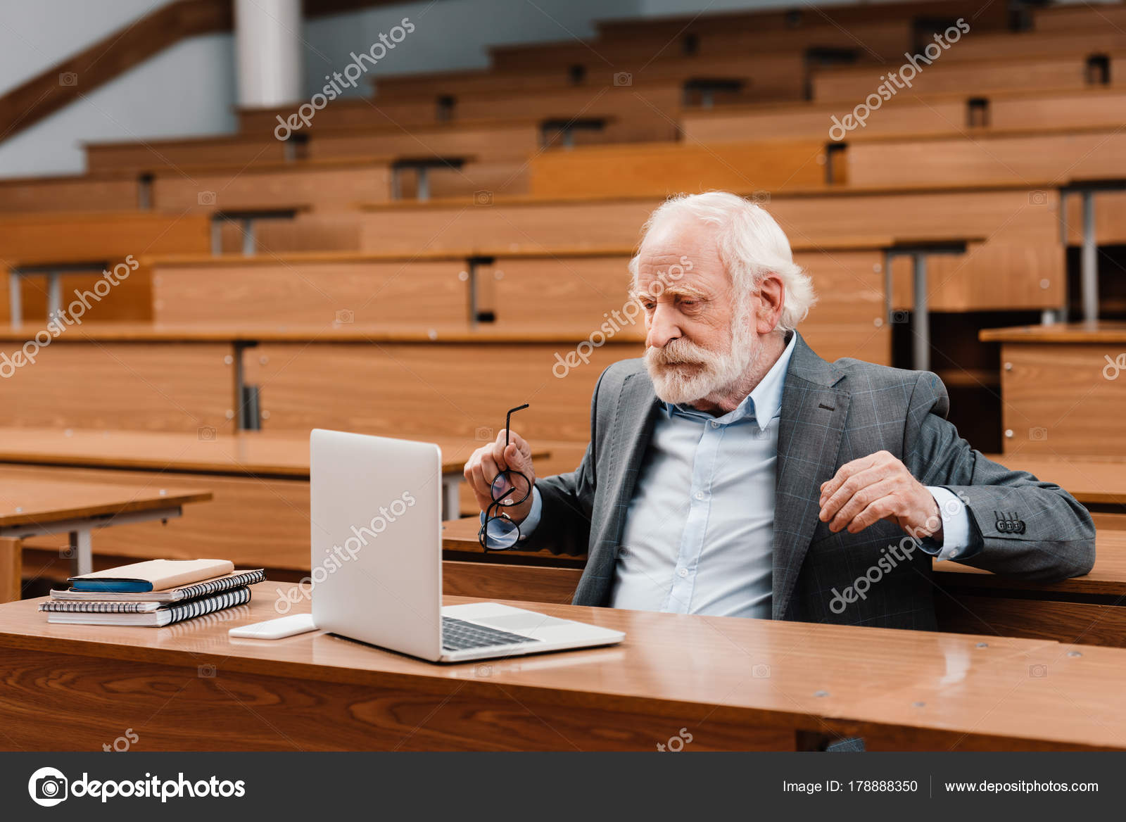 старомодный профессор. старые профессора. старик профессор. профессор фото. виктор юльевич розенцвейг.