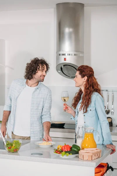 Happy Couple Looking Each Other Kitchen — Stock Photo, Image