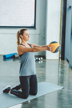sporcumuz top spor salonu ile yapıyor
