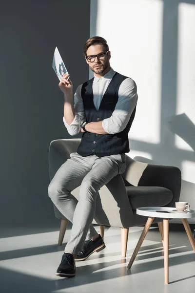 Full Length View Stylish Young Businessman Holding Newspaper Looking Camera — Stock Photo, Image