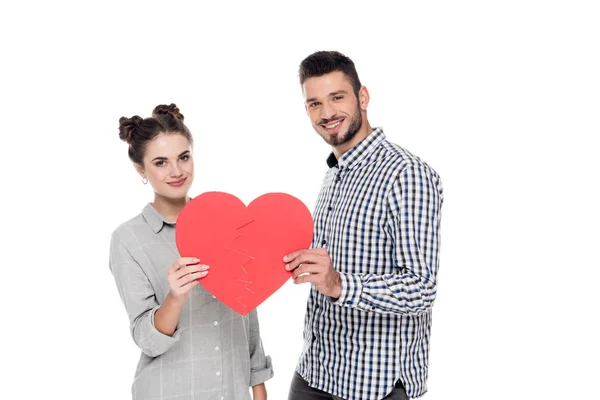 Paar Hält Zwei Papierherzen Isoliert Auf Weißem Valentinstag Konzept — Stockfoto