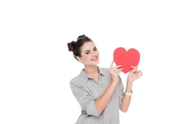 Sonriente Chica Sosteniendo Rojo Papel Corazón Aislado Blanco San Valentín — Foto de Stock