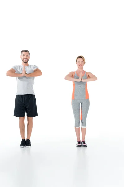 Couple Souriant Vêtements Sport Pratiquant Yoga Isolé Sur Blanc — Photo