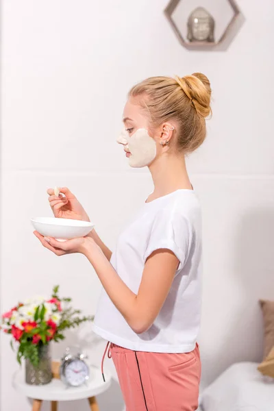 Side View Young Woman Applying Clay Mask Face Home — Stock Photo, Image