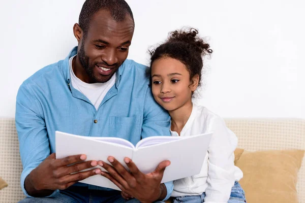 Happy African American Father Reading Book Daughter — Stock Photo, Image